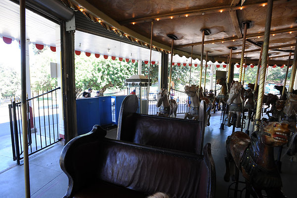 GriffithParkCarousel038