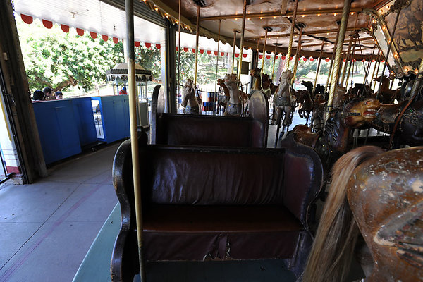 GriffithParkCarousel036