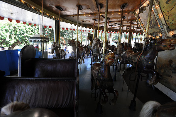 GriffithParkCarousel037