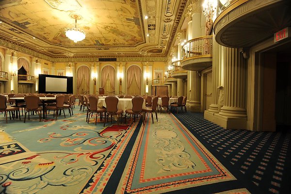 BiltmoreHotelCrystalRm07