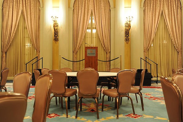 BiltmoreHotelCrystalRm17