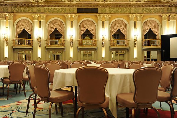 BiltmoreHotelCrystalRm11