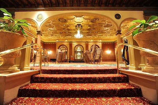 BiltmoreHotelGoldRm03